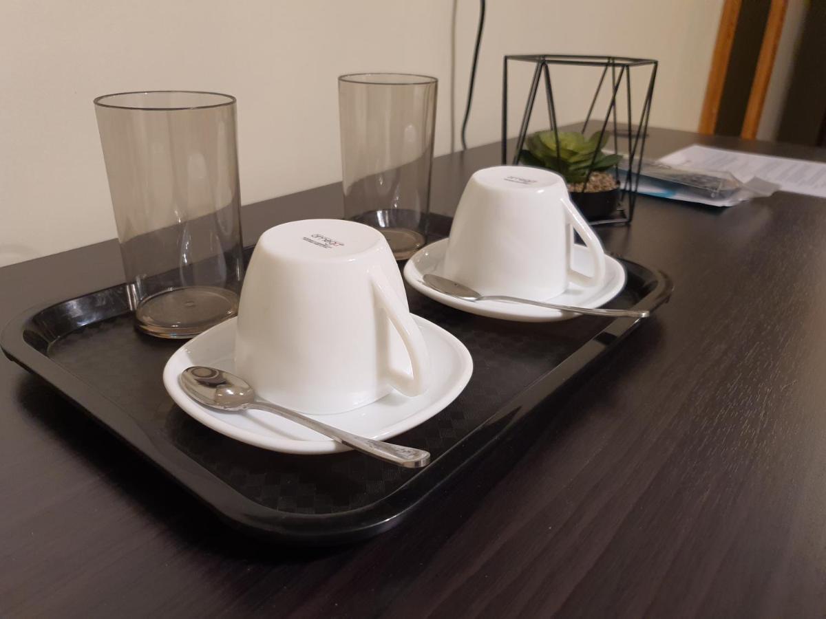 2428 Suites Urdaneta Экстерьер фото
