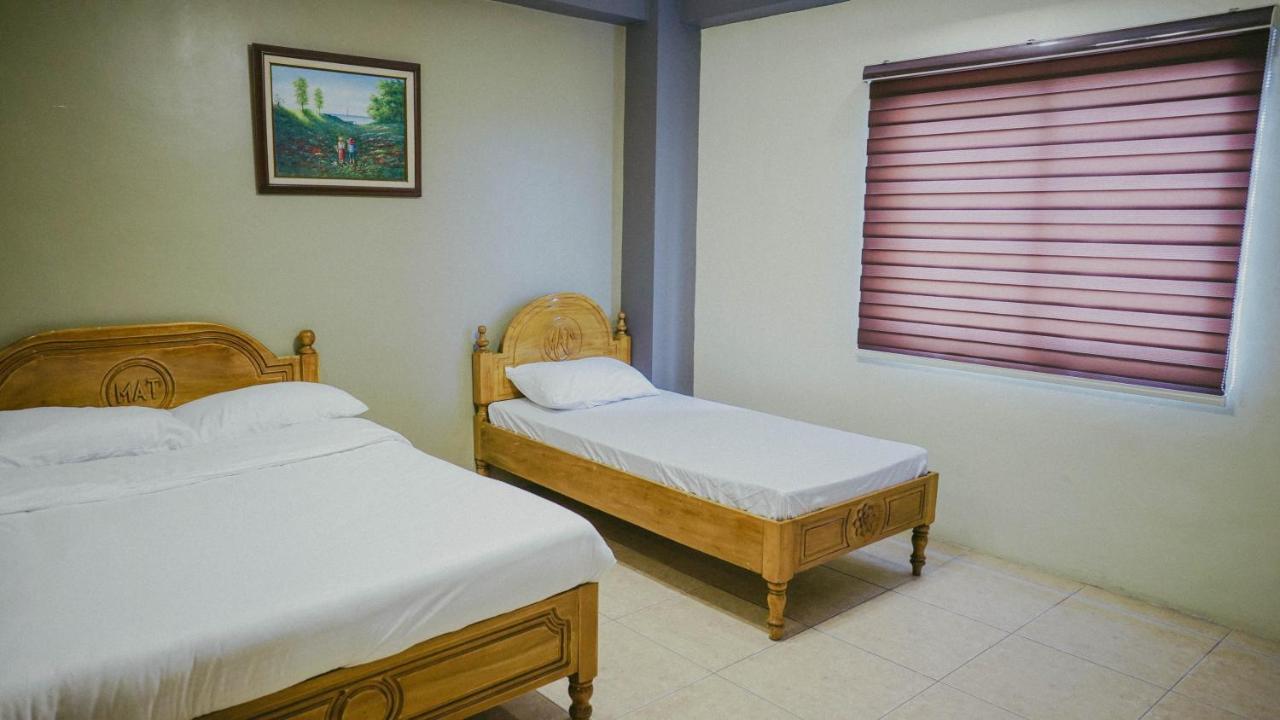 2428 Suites Urdaneta Экстерьер фото